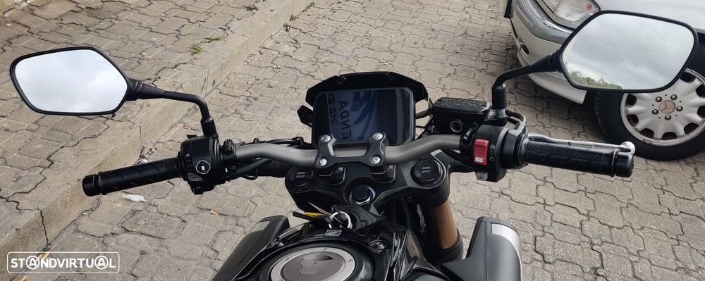 Honda CB 650 R - 11