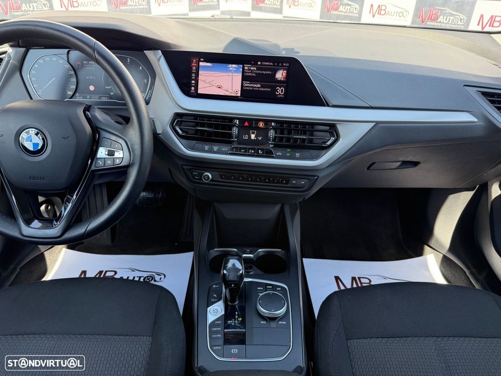 BMW 116 d Advantage Auto — fotografia 26