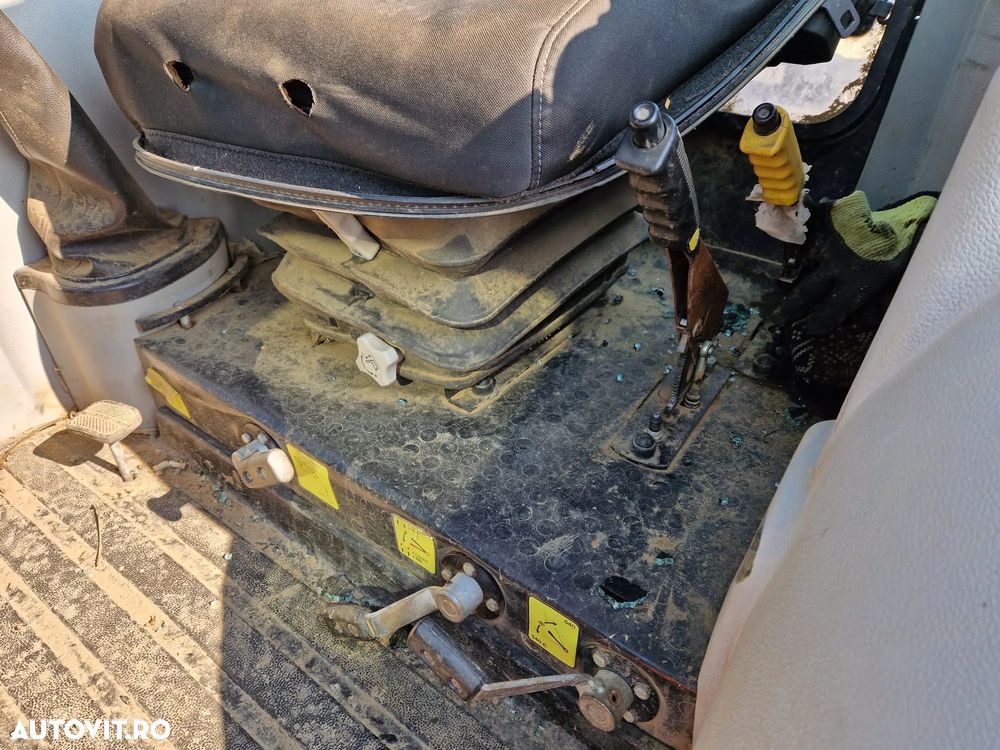 ARMATRAC 1054 E+ CU INCARCATOR FORNTAL OZKAN FL 3500 3RD SOFT DRIVE MULTIPLE DEFECTIUNI - 27