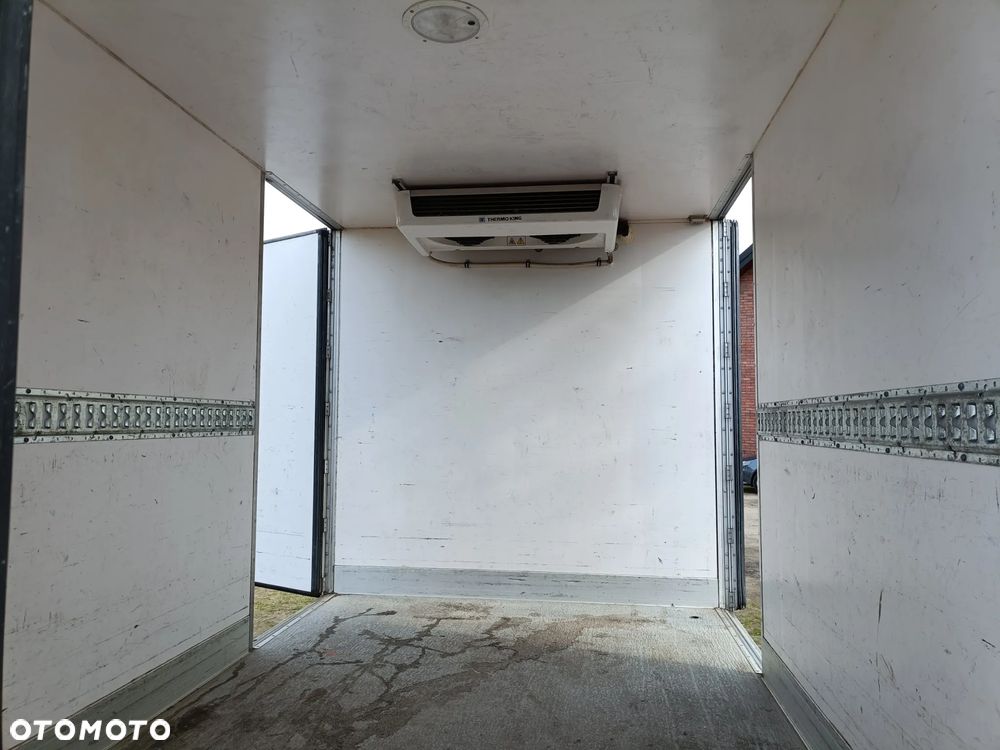 Mercedes-Benz Sprinter - 25