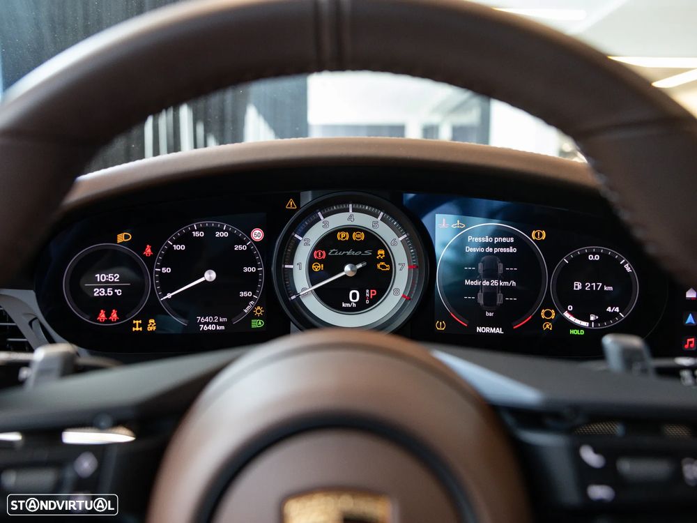 Porsche 911 (992) Turbo S PDK - 35
