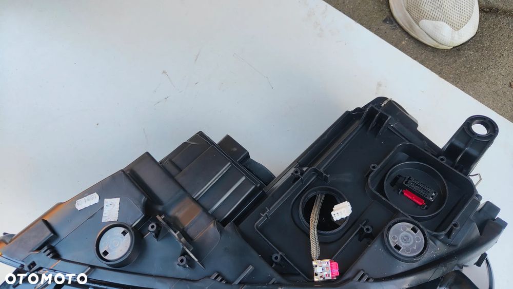 Lampa Prawa Bi Xenon skrętny VW passat B7 R19 Europa - 8
