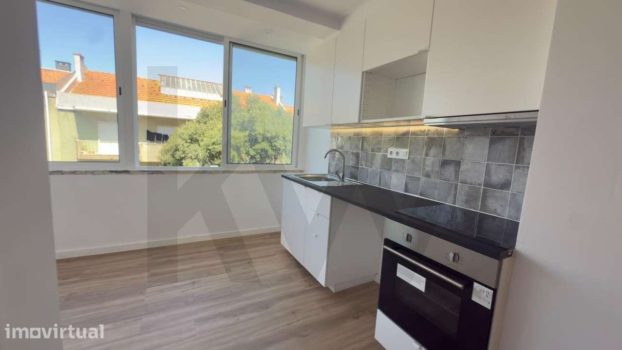 T2 Remodelado com 2 Varandas em Águas Livres – Pronto a Habitar - Grande imagem: 3/24
