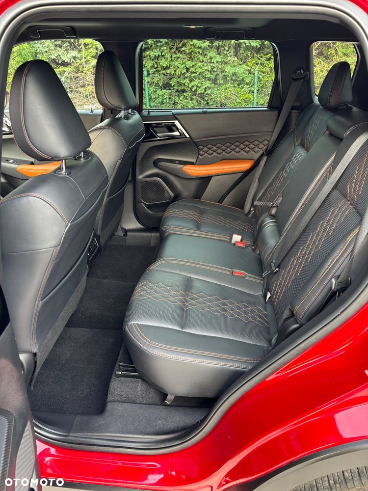 Mitsubishi Outlander - 21