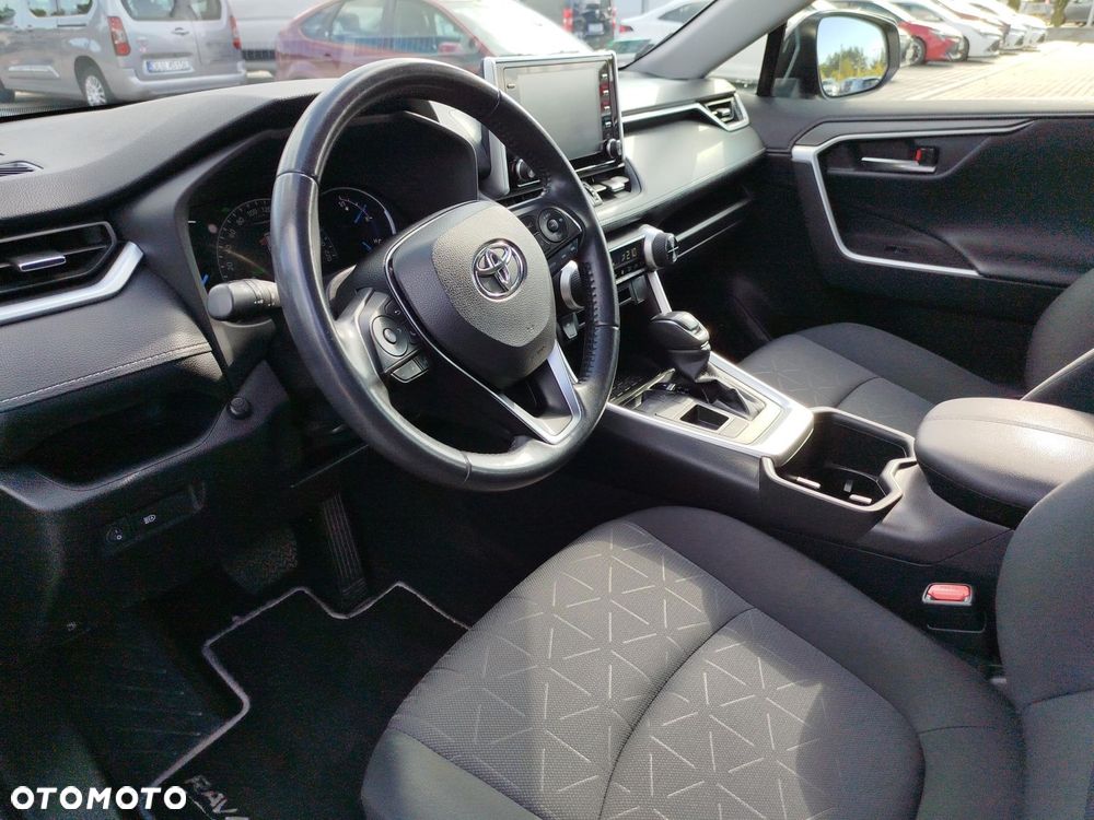 Toyota RAV4 - 10