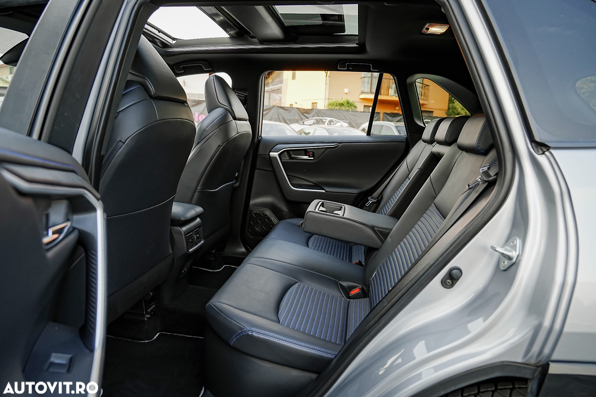 Toyota RAV4 2.5 4x4 Hybrid Style Selection - 17