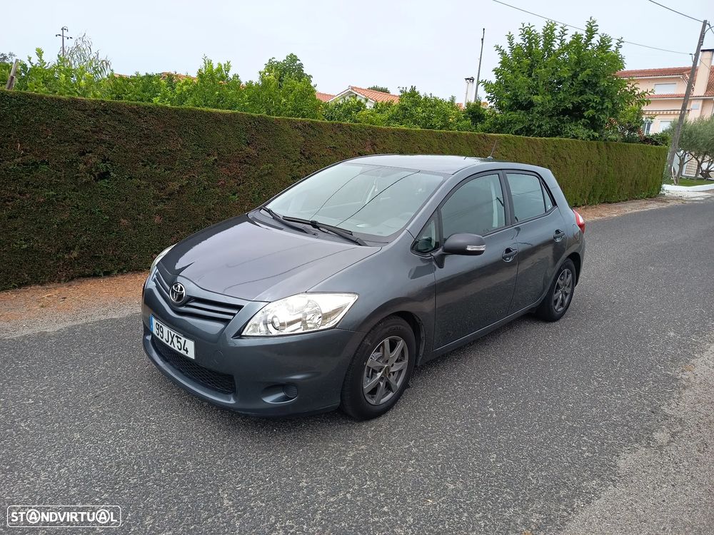 Toyota Auris 1.4 D-4D Comfort - 1