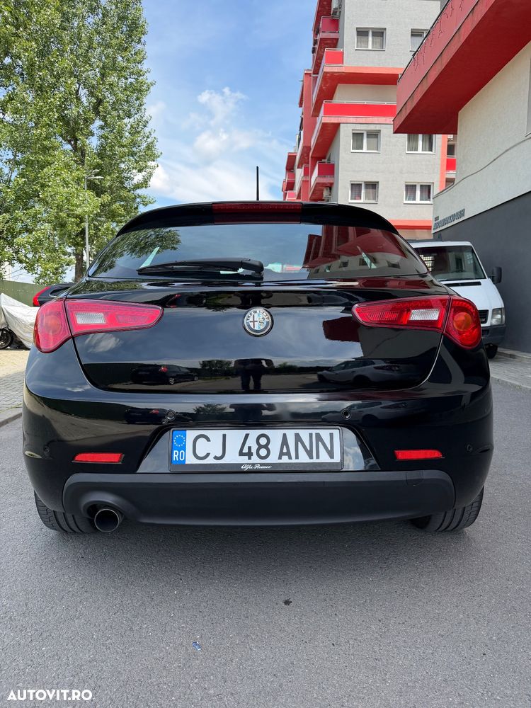 Alfa Romeo Giulietta 1.4 T-Jet Distinctive - 8