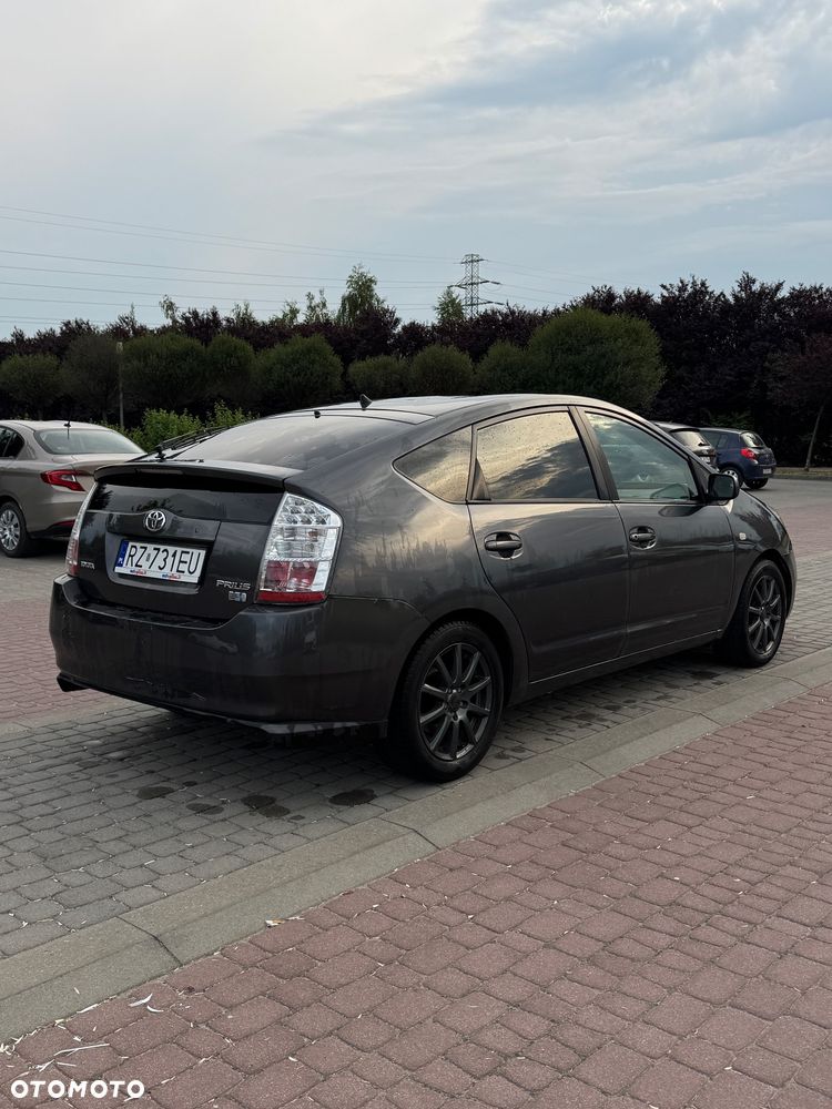 Toyota Prius - 7