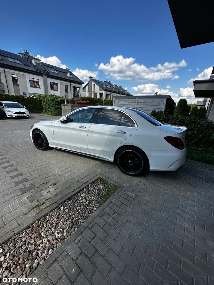 Mercedes-Benz Klasa C 300 7G-TRONIC - 2