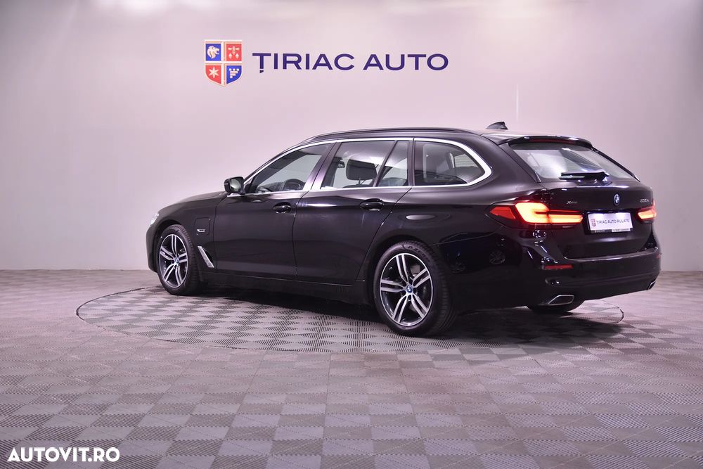 BMW Seria 5 530e xDrive Touring Aut. - 3