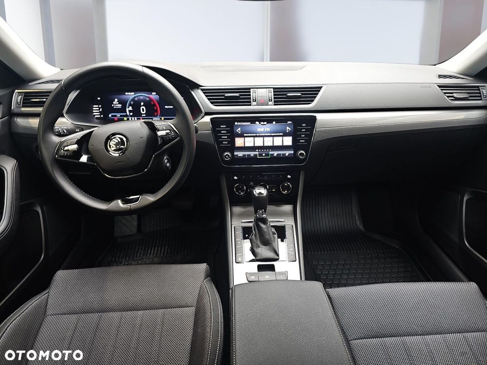 Skoda Superb 2.0 TDI SCR 4x4 Style DSG - 8