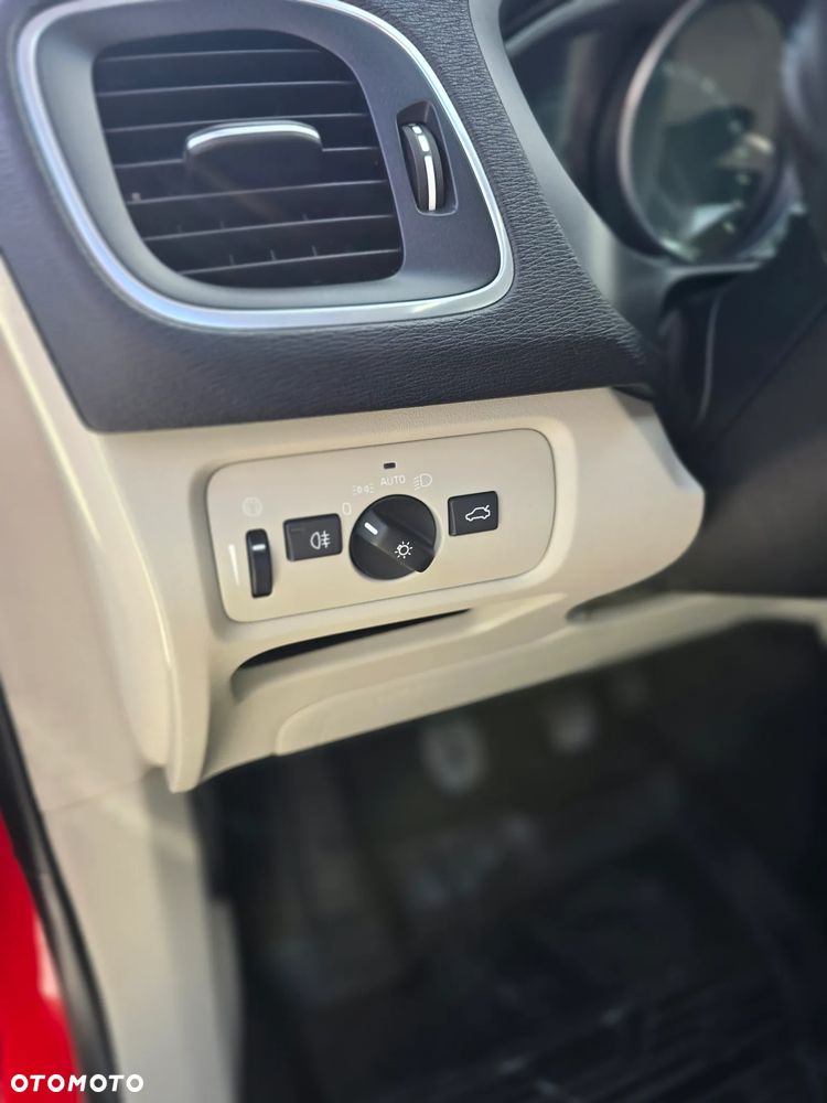 Volvo V40 T2 Drive-E Momentum - 12