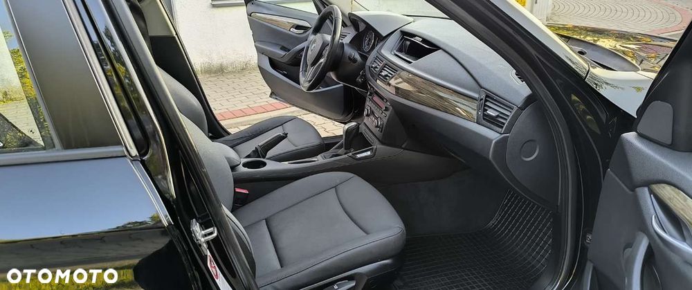 BMW X1 sDrive18i Sport Line - 33