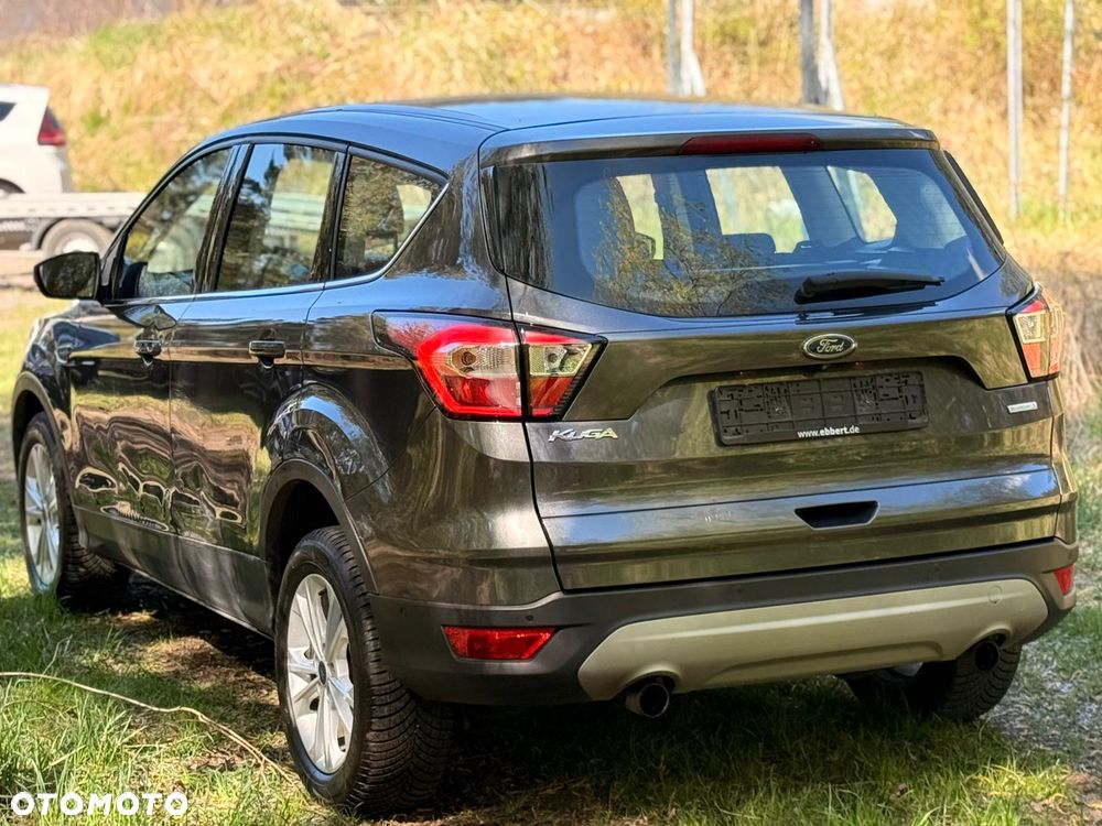 Ford Kuga 1.5 EcoBoost 2x4 Titanium - 5