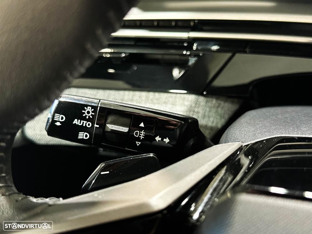 Peugeot 5008 1.2 Hybrid Allure Pack e-DCS6 - 39