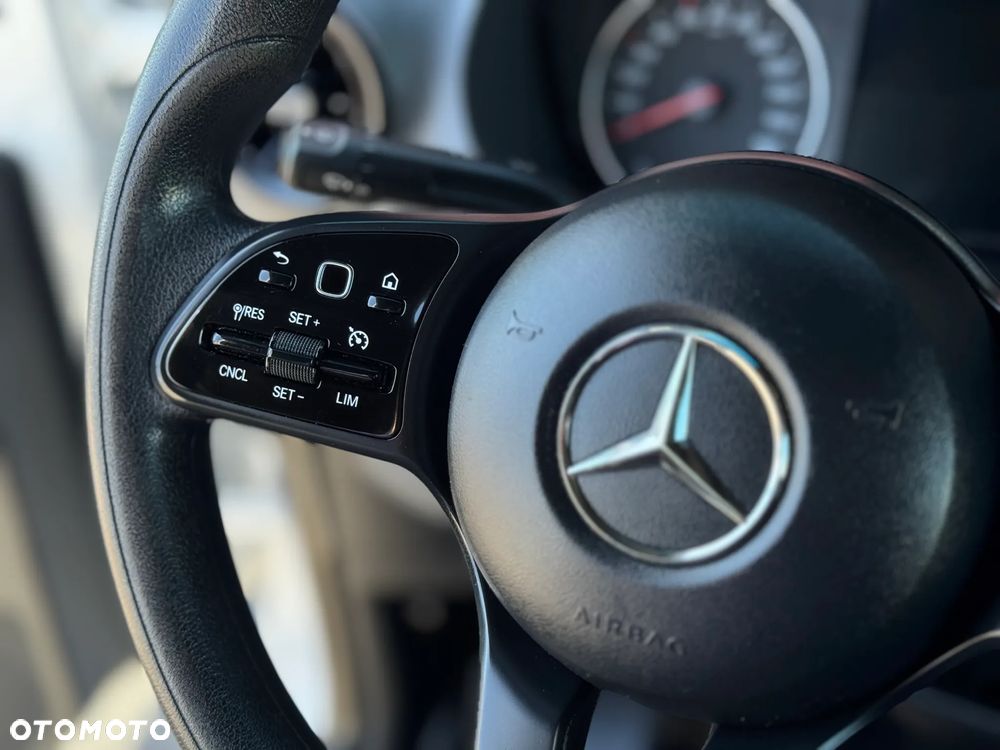 Mercedes-Benz Sprinter - 30