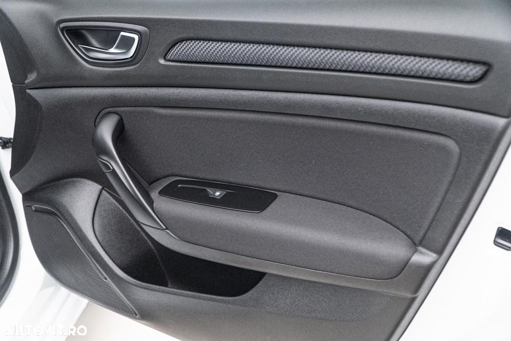 Renault Megane TCe 140 GPF ZEN - 31