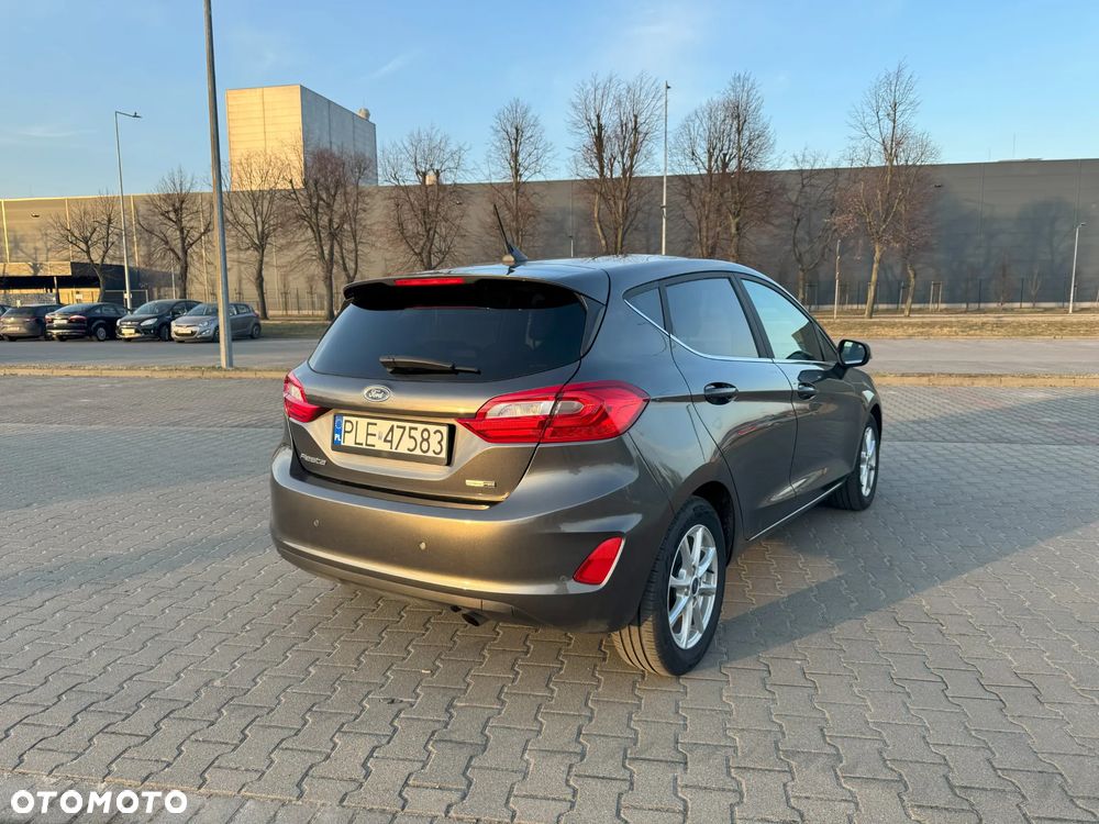 Ford Fiesta - 12