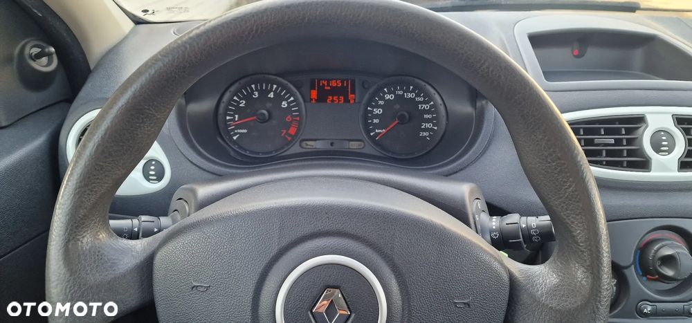 Renault Clio 1.2 16V 75 Expression - 16