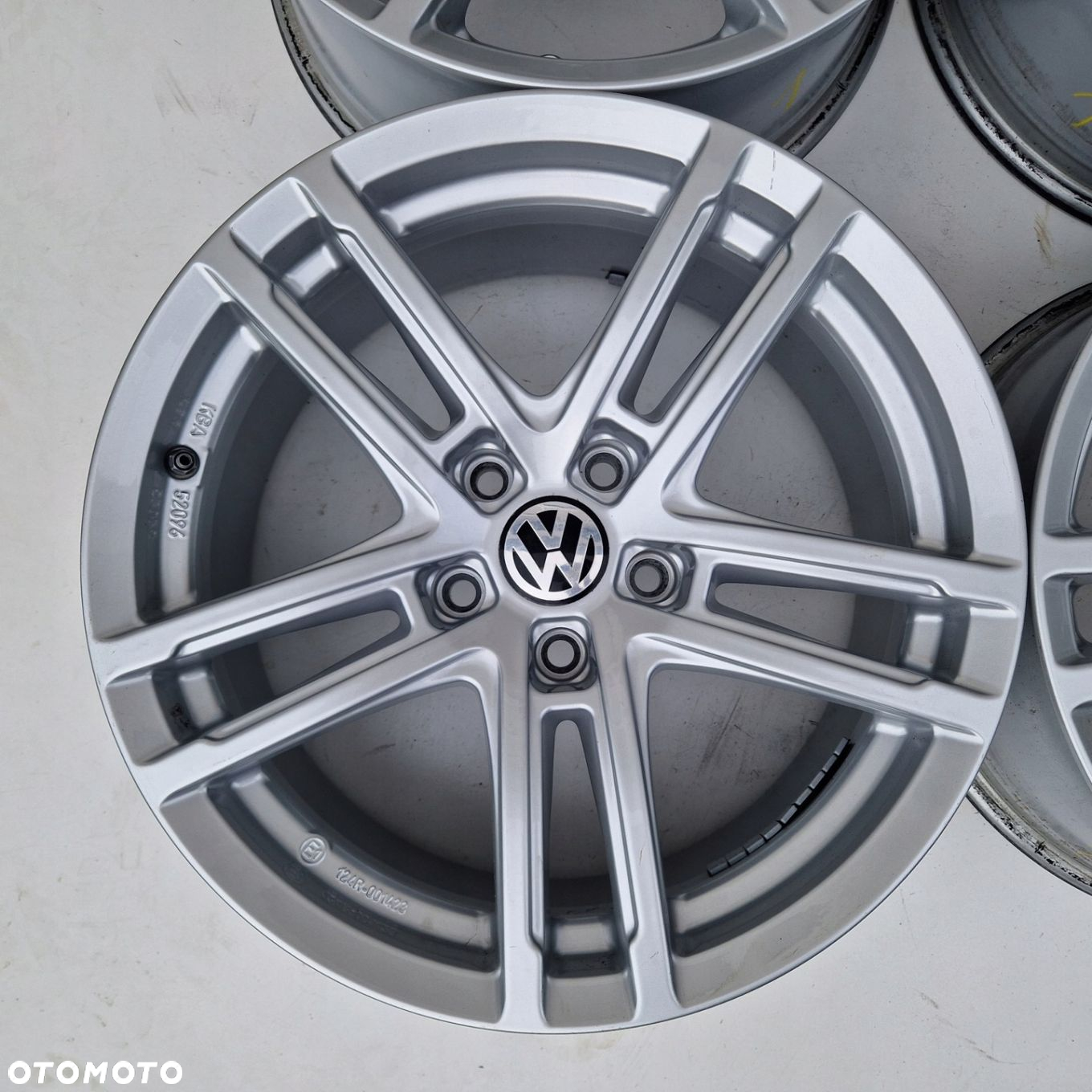 VW PASSAT B7 B8 CC TIGUAN I II ARTEON SHARAN 17 ET27 5x112 4X - 4
