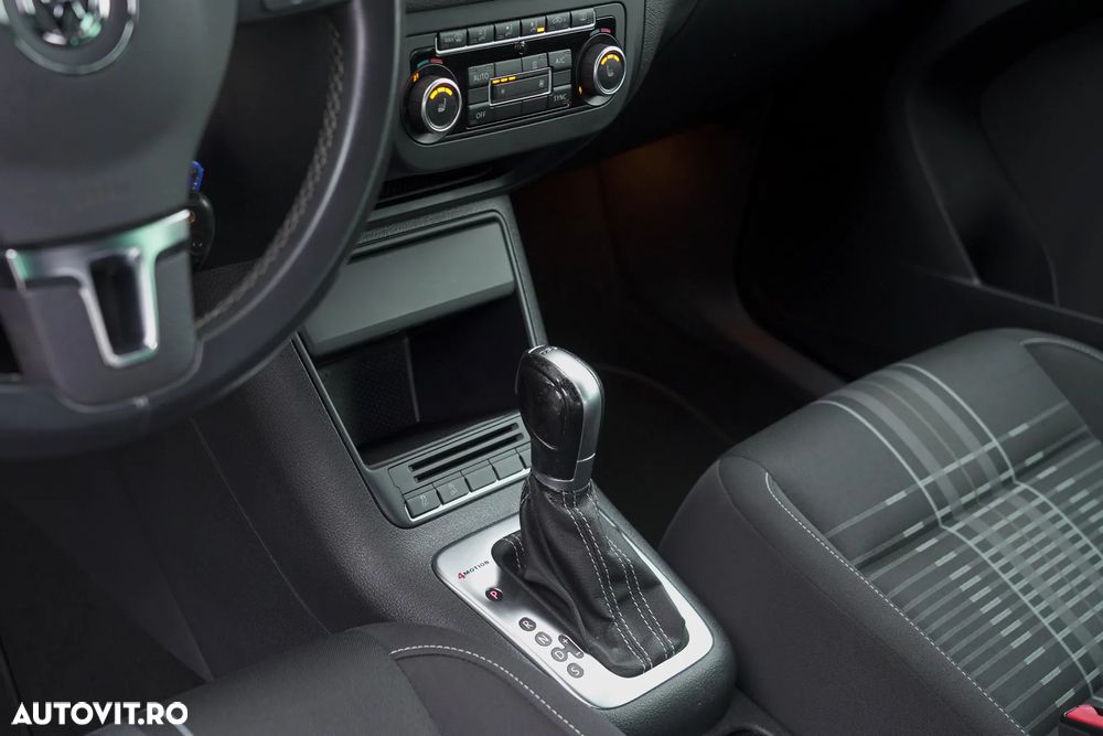 Volkswagen Tiguan 2.0 TDI DPF 4Motion BlueMotion Technology DSG Lounge Sport & Style - 13