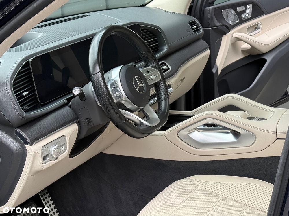 Mercedes-Benz GLS - 11