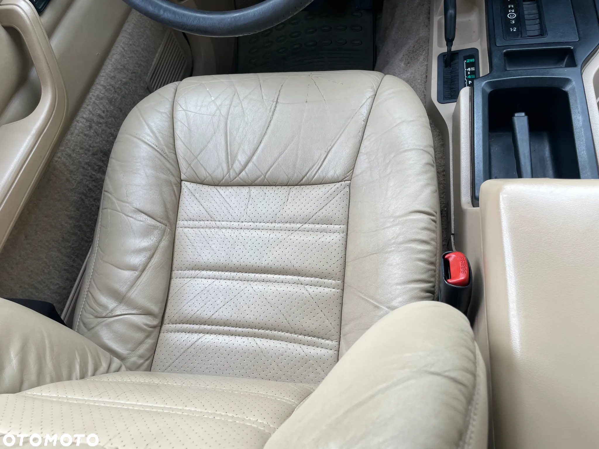Jeep Cherokee - 28