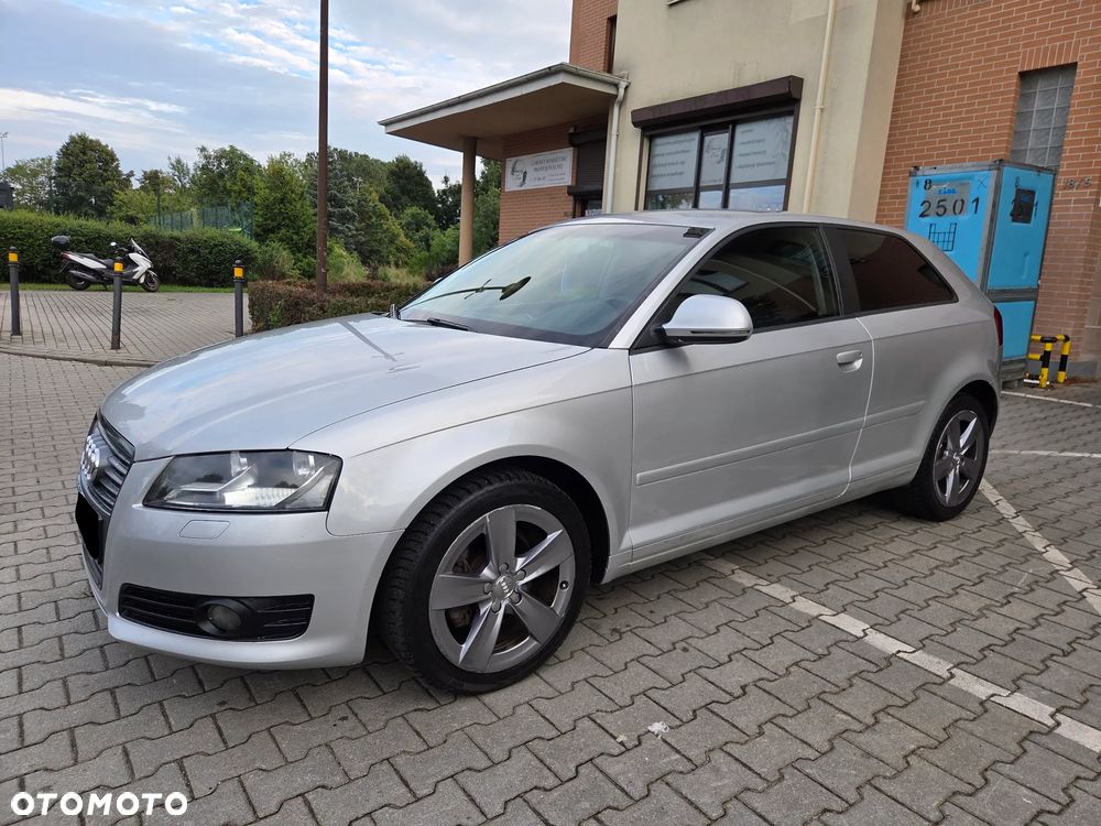 Audi A3 3-drzwiowe 2.0 TDI DPF Ambiente S tronic - 2