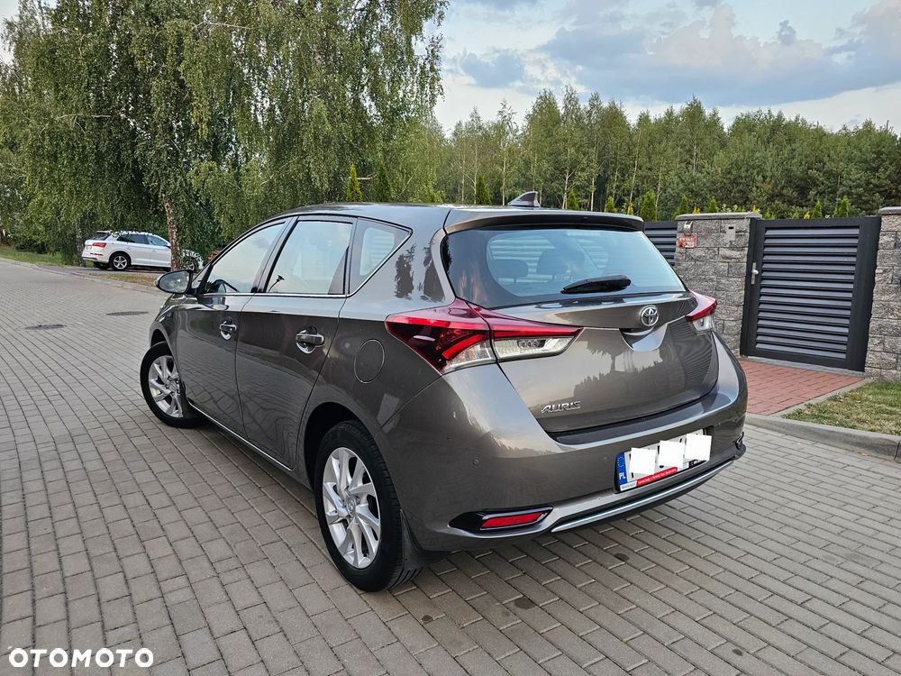 Toyota Auris 1.6 Premium - 3