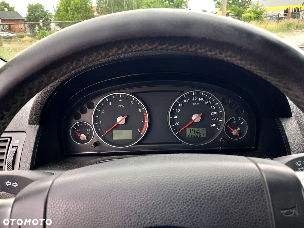 Ford Mondeo 1.8 Ghia - 9