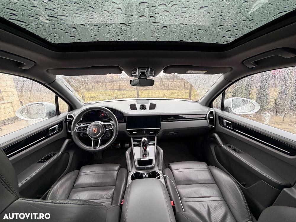 Porsche Cayenne - 6
