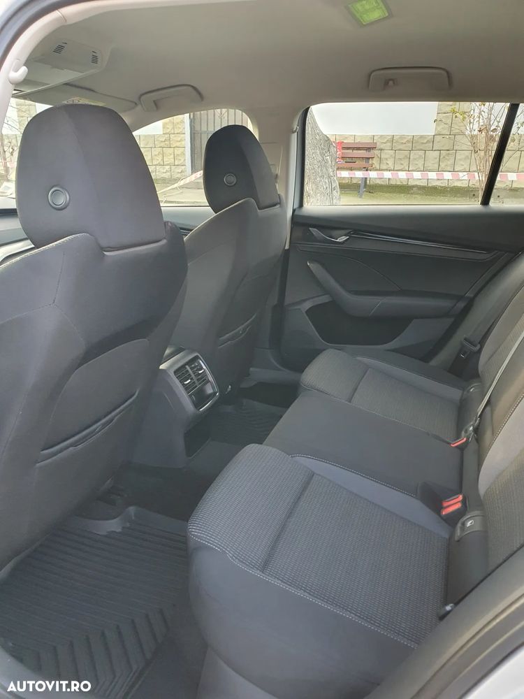 Skoda Octavia Combi 2.0 TDI Tour - 21