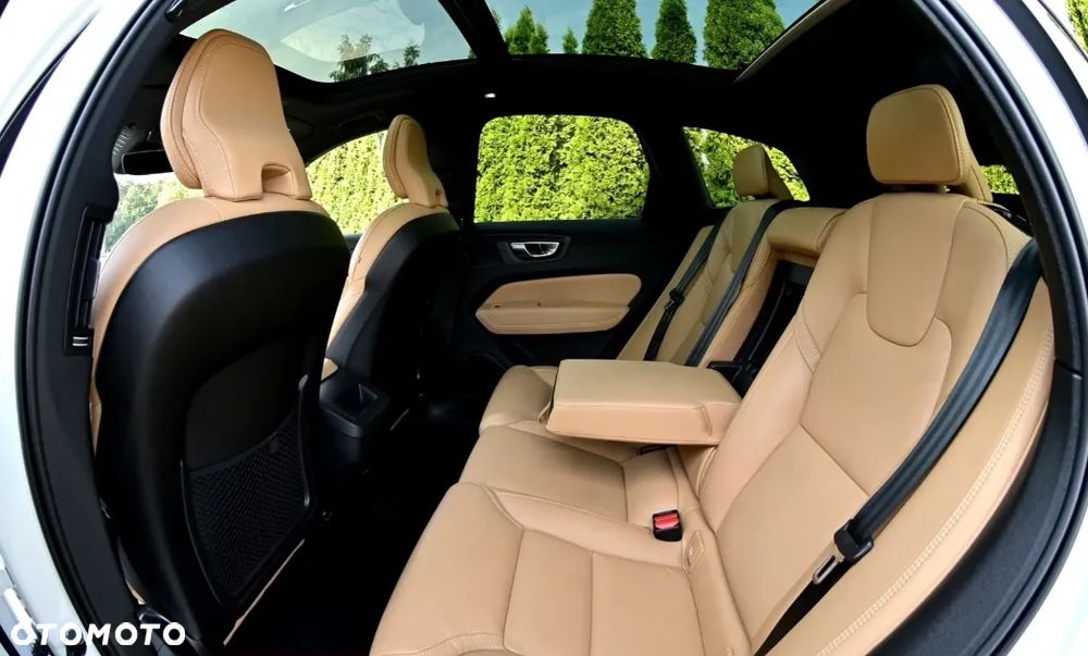 Volvo XC 60 T6 AWD Plus Bright - 20