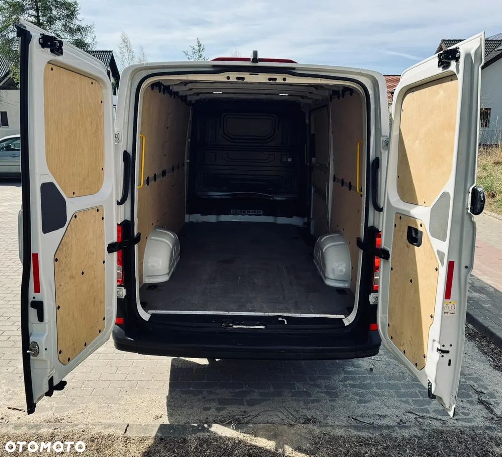 Volkswagen CRAFTER L3H1 AUTOMAT - 10
