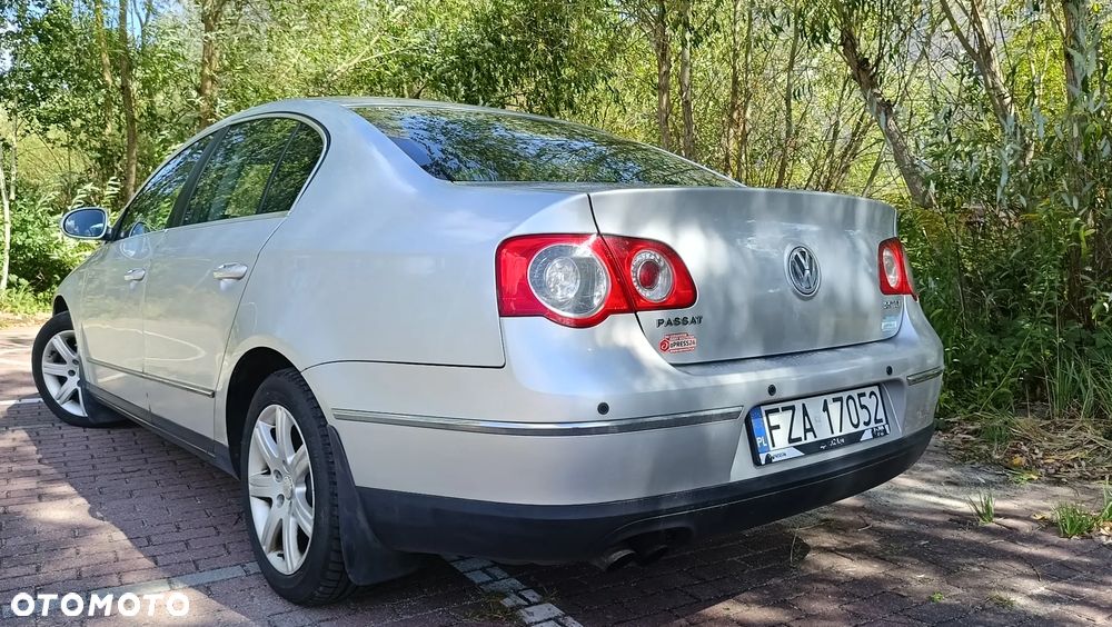 Volkswagen Passat 2.0 TDI Trendline - 4