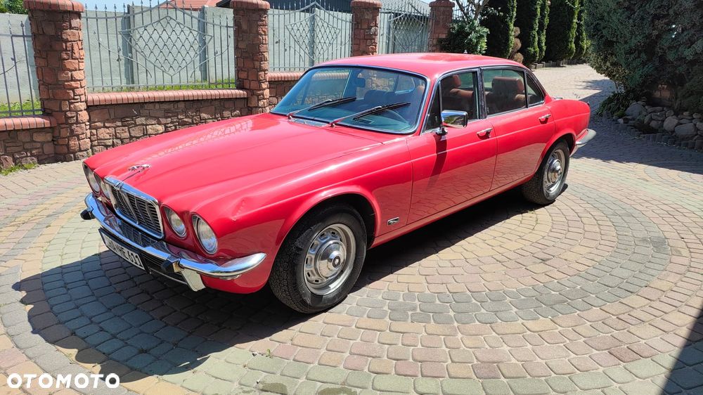 Jaguar XJ - 4