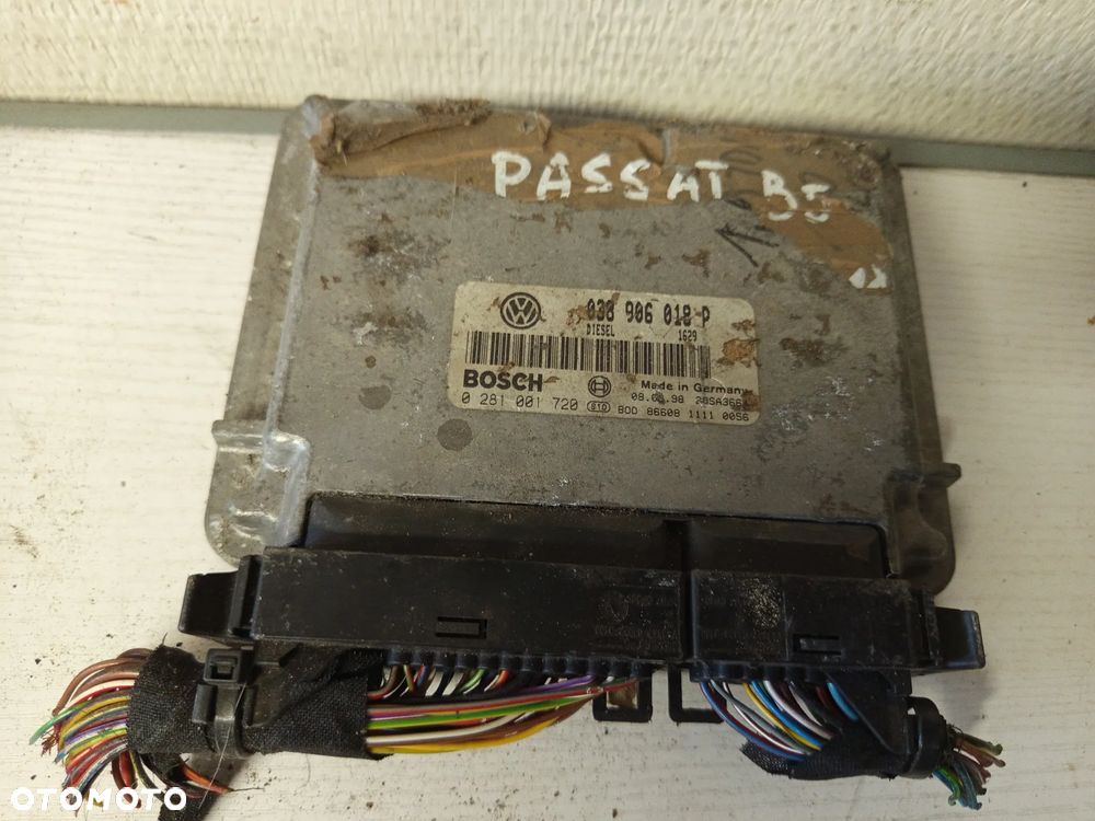 VV PASSAT B5 1.9 TDI STEROWNIK SILNIKA 038906018P - 2