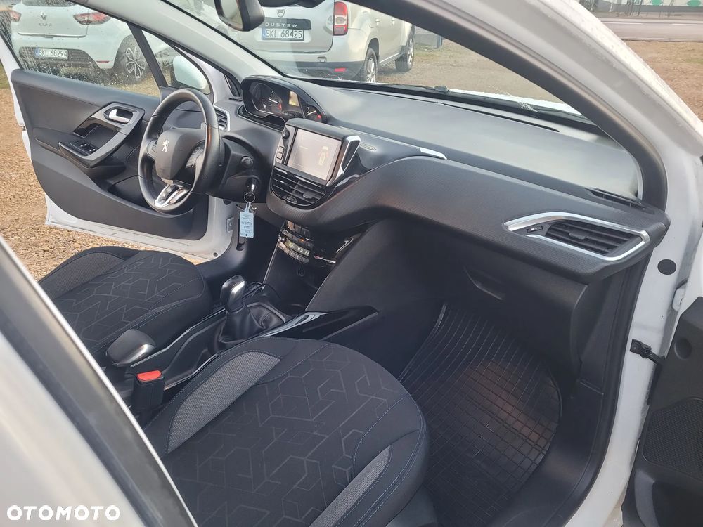 Peugeot 2008 PureTech 82 Signature - 9