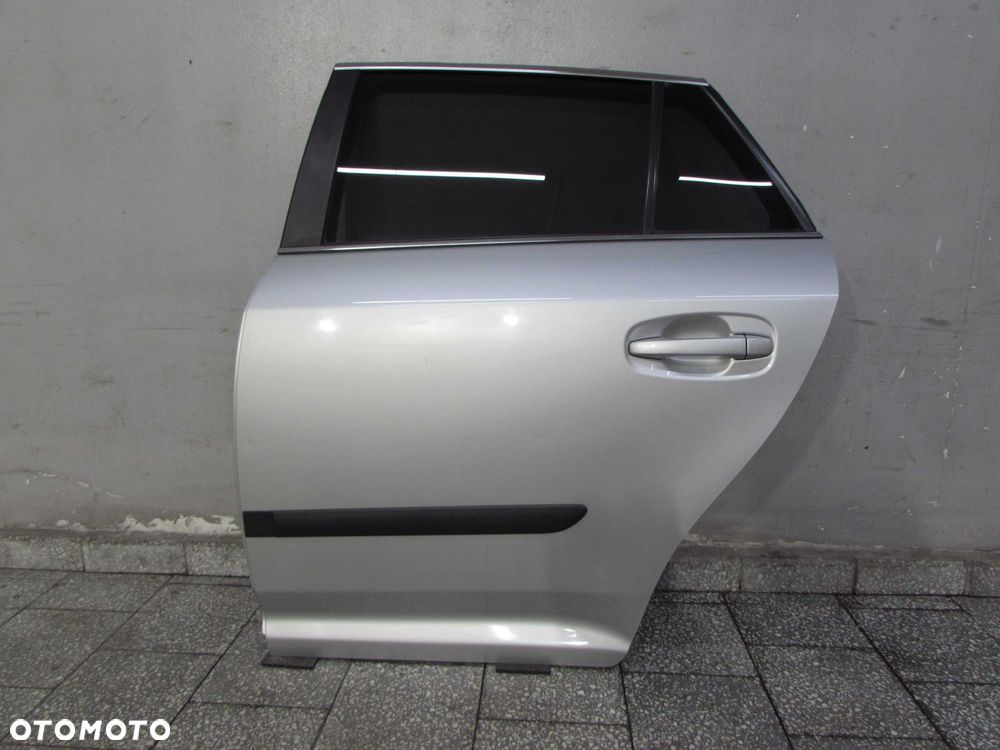 TOYOTA AVENSIS III T27 KOMBI 09-15 DRZWI TYL LEWY 1F7 - 2