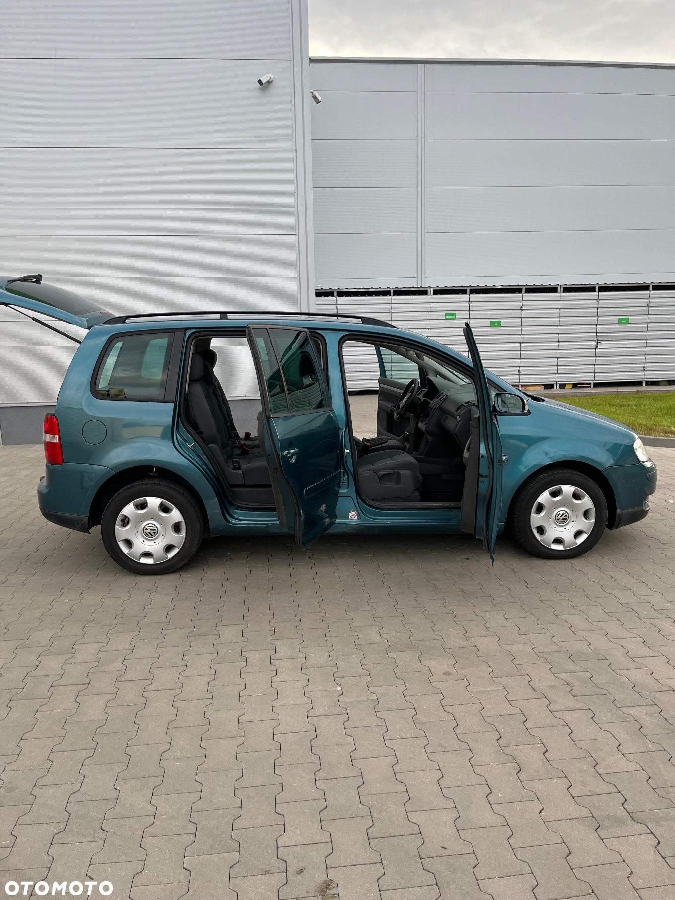 Volkswagen Touran 2.0 TDI Highline - 16