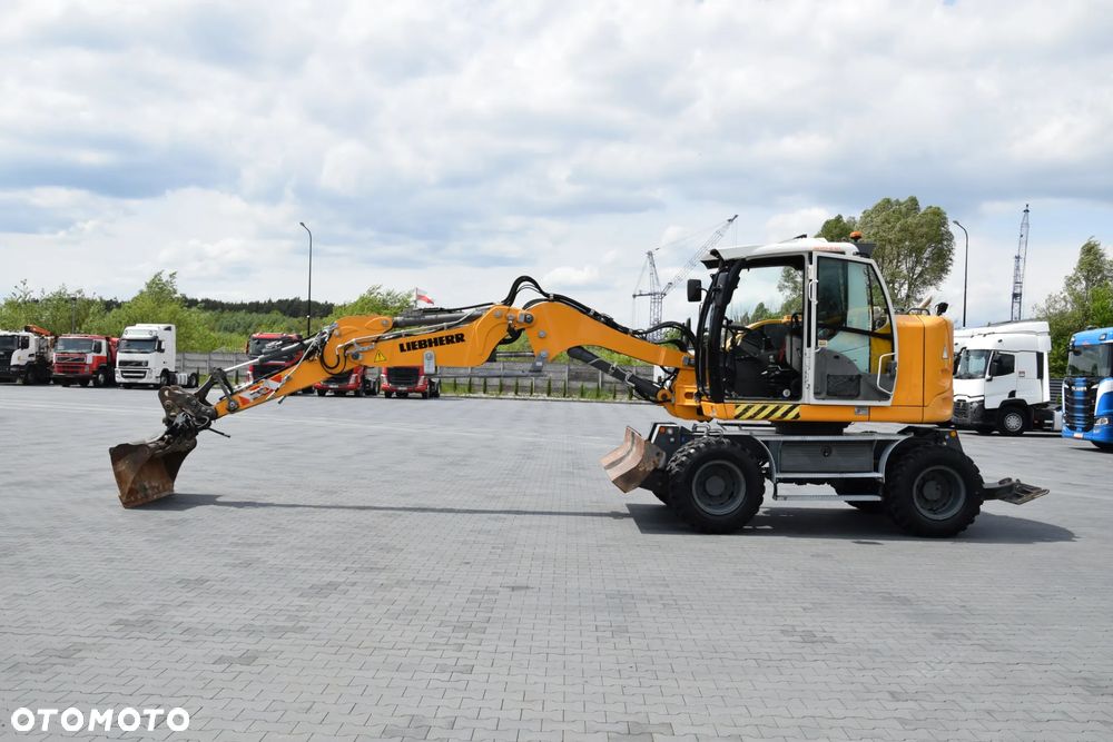 Liebherr A910 COMPACT / KOPARKA KOŁOWA / KABINA / KLIMATYTZACJA / SPYCH / PODPORY / DODATKOWY OSPRZĘT / SPROWADZONA - 15