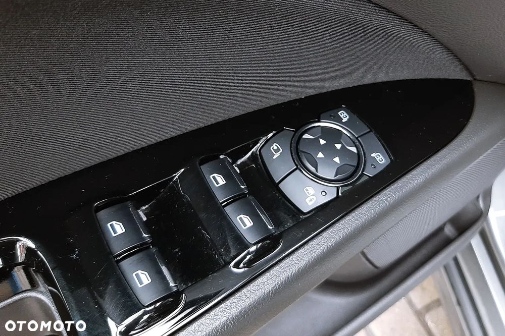 Ford Mondeo 2.0 TDCi Titanium PowerShift - 35