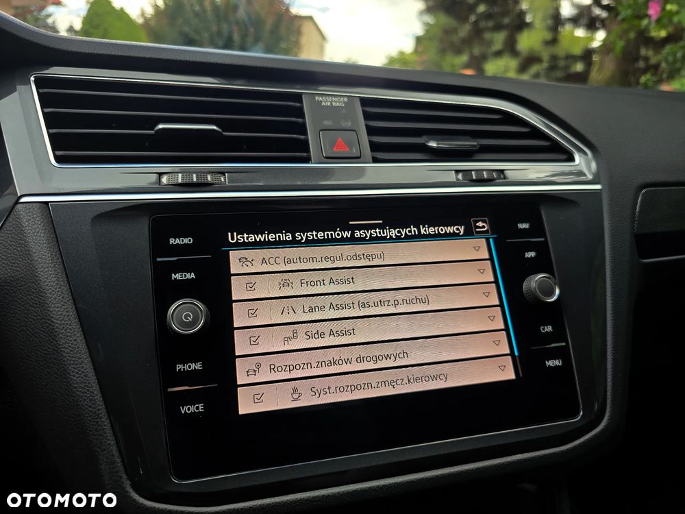 Volkswagen Tiguan 2.0 TDI SCR Elegance DSG - 29