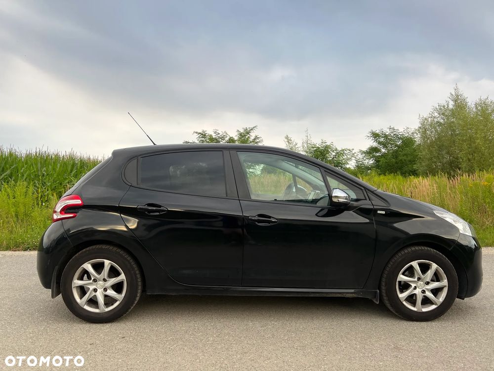 Peugeot 208 1.2 PureTech Style - 6