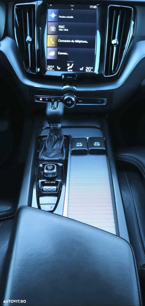 Volvo XC 60 D5 AWD Geartronic Inscription - 19