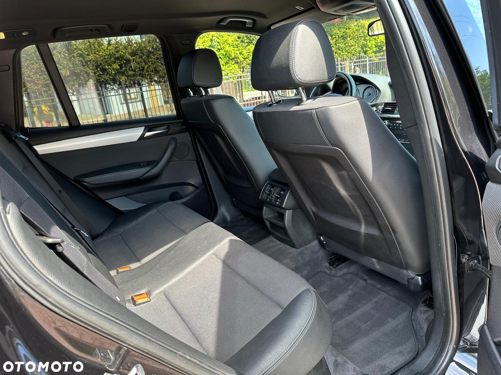 BMW X3 xDrive20d - 17