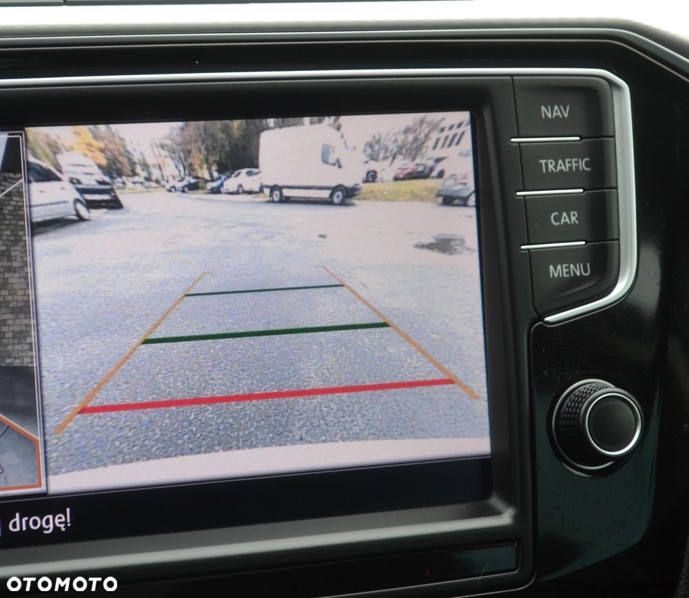 Volkswagen Passat - 16