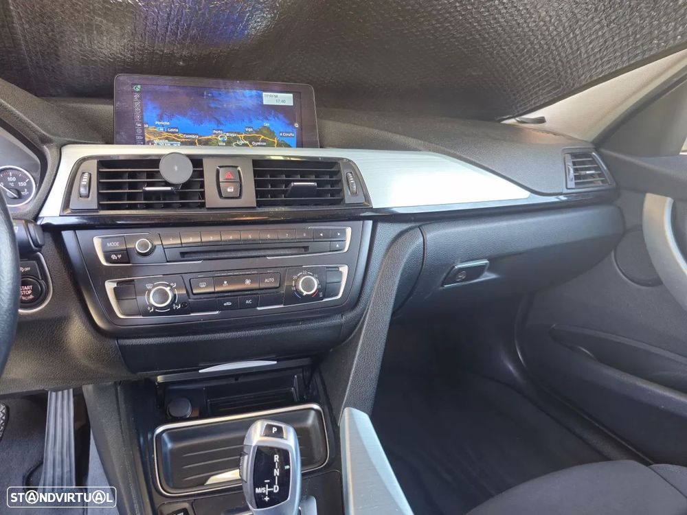 BMW 318 d Touring Auto - 9