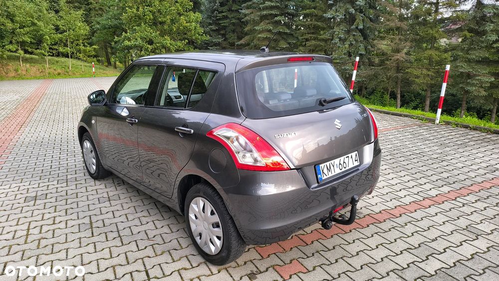 Suzuki Swift - 4